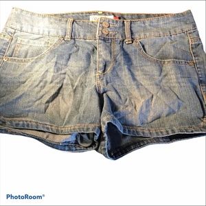 SO jean shorts size 11
